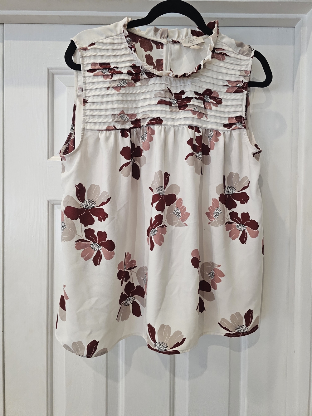 LOFT Cream Sleeveless Floral Pintuck Blouse with Ruffle Neck